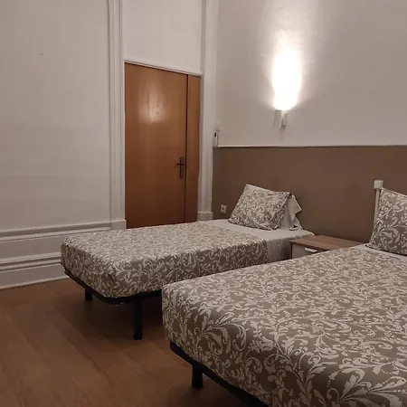 Residencial Lira - Bed and breakfast Oporto