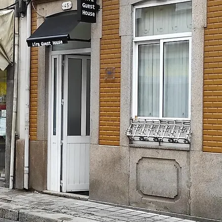 Bed and breakfast Residencial Lira -