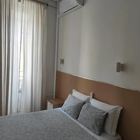 Bed and breakfast Residencial Lira - 2*