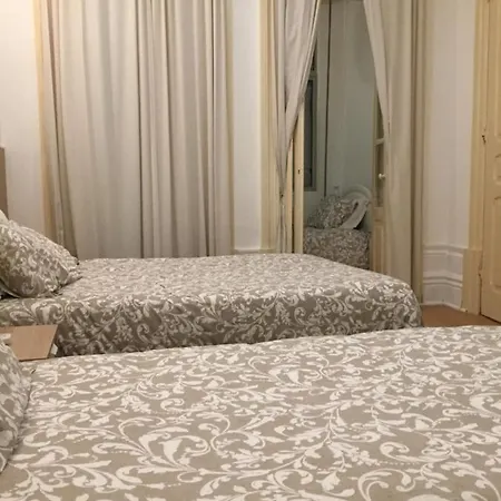 Residencial Lira - Bed and breakfast Oporto