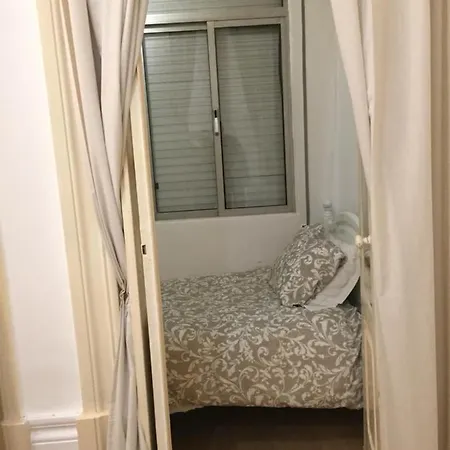 Bed and breakfast Residencial Lira -