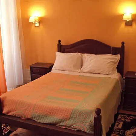 Residencial Lira - Bed and breakfast Oporto