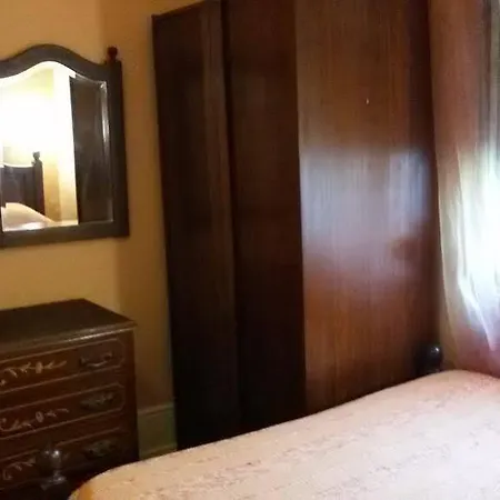 Bed and breakfast Residencial Lira - 2*